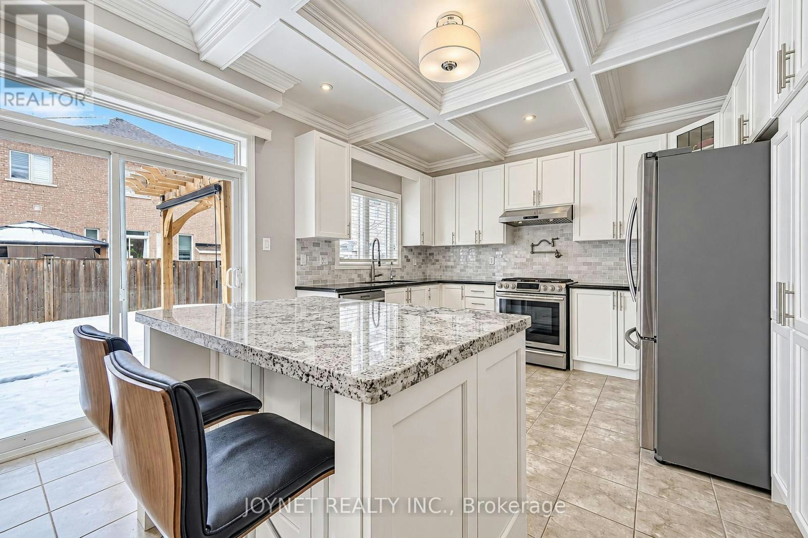 18 Ira Lane, Whitchurch-Stouffville, ON, L4A 1S3 - 11
