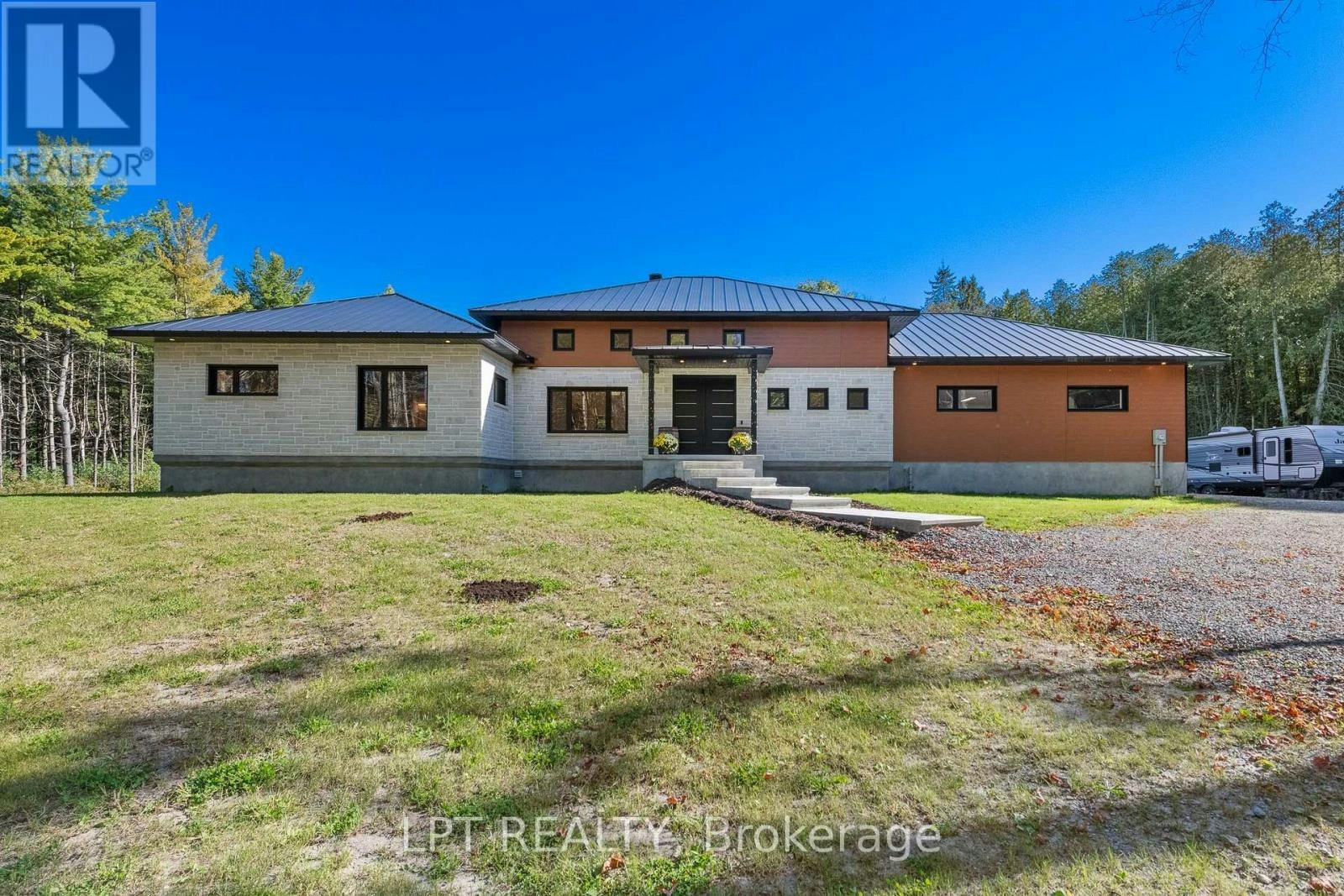 8168 Cooper Hill Road, Ottawa, ON, K0A 2P0