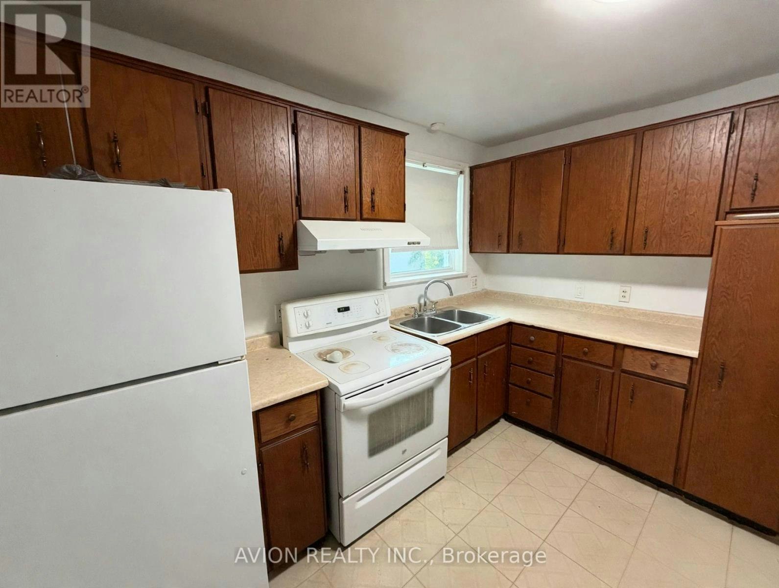 58 Abitibi Avenue, Toronto, ON, M2M 2V4 - 9