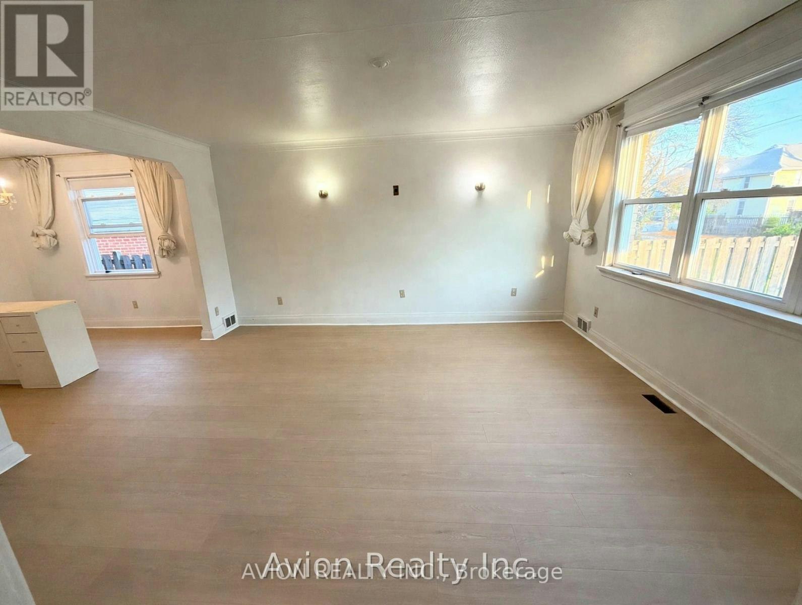 58 Abitibi Avenue, Toronto, ON, M2M 2V4 - 3
