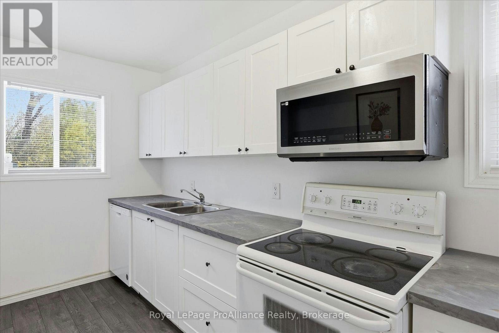 1310 Clonsilla Avenue, Peterborough, ON, K9J 5Z2 - 17