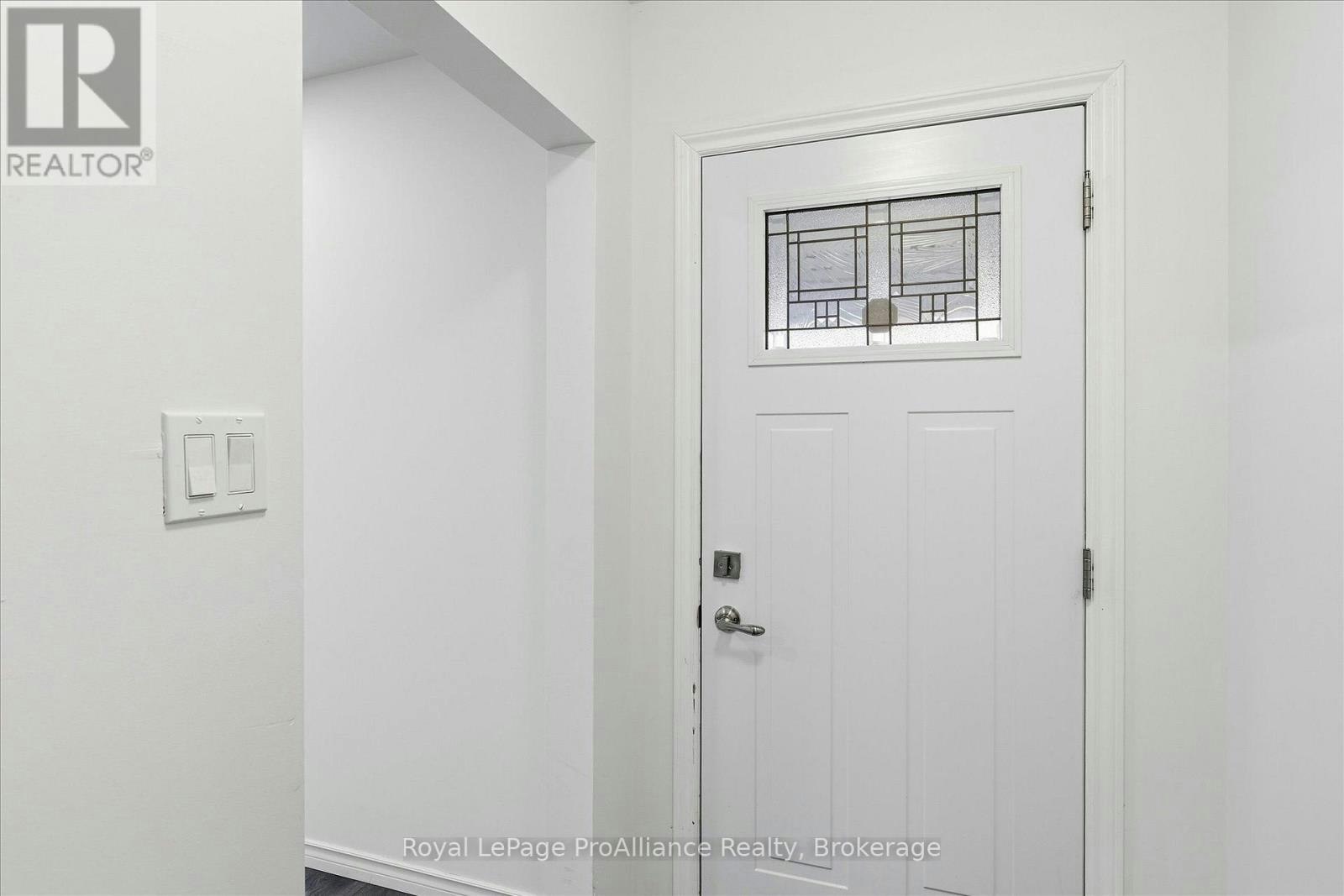 1310 Clonsilla Avenue, Peterborough, ON, K9J 5Z2 - 5