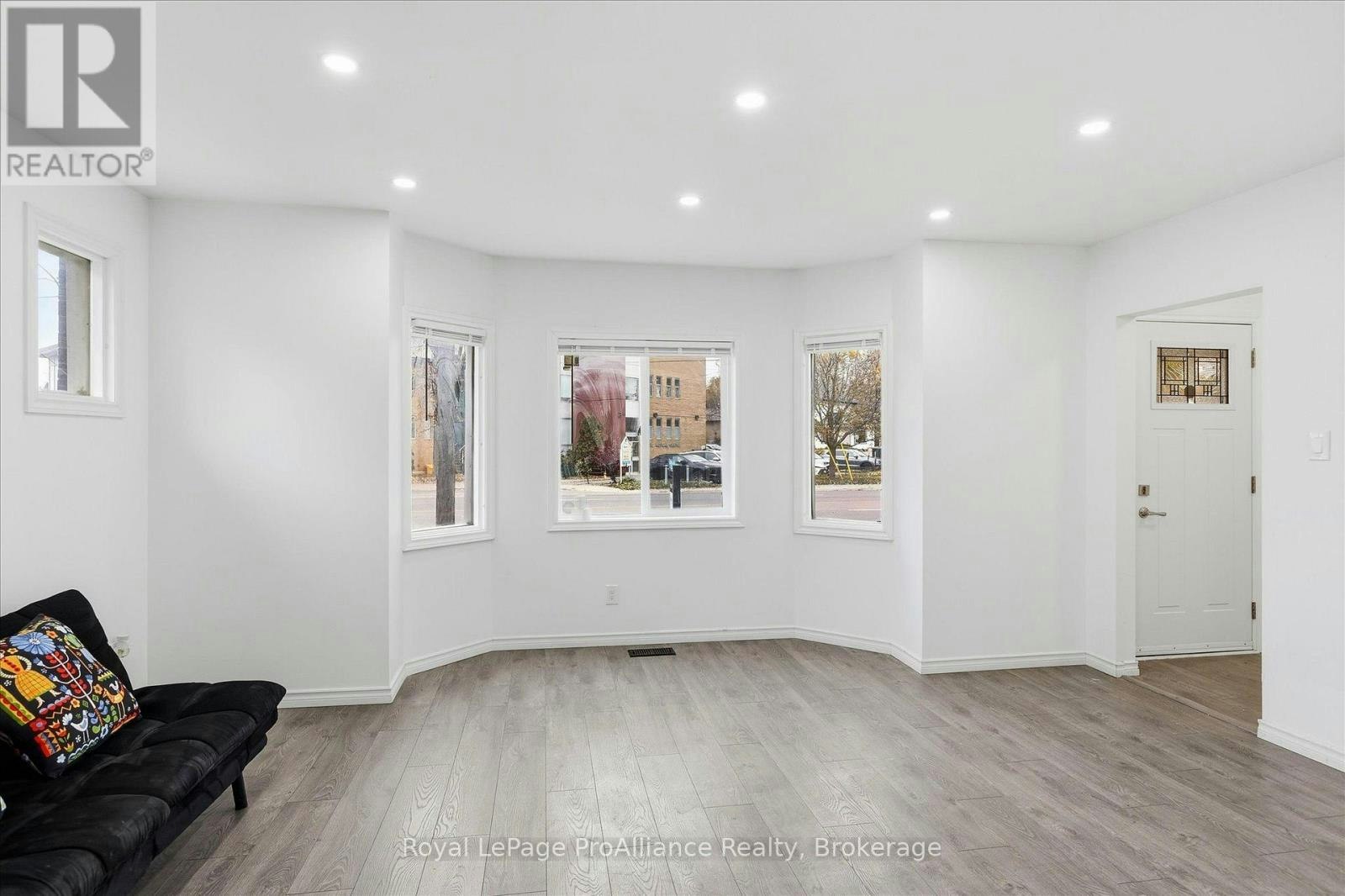 1310 Clonsilla Avenue, Peterborough, ON, K9J 5Z2 - 11