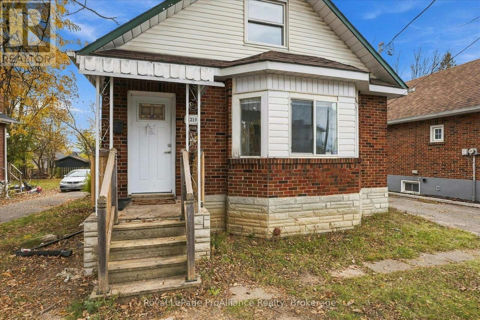 1310 Clonsilla Avenue, Peterborough, ON, K9J 5Z2 - 3