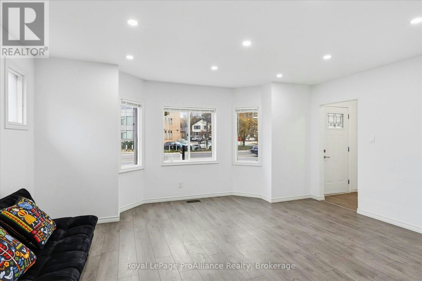 1310 Clonsilla Avenue, Peterborough, ON, K9J 5Z2 - 8