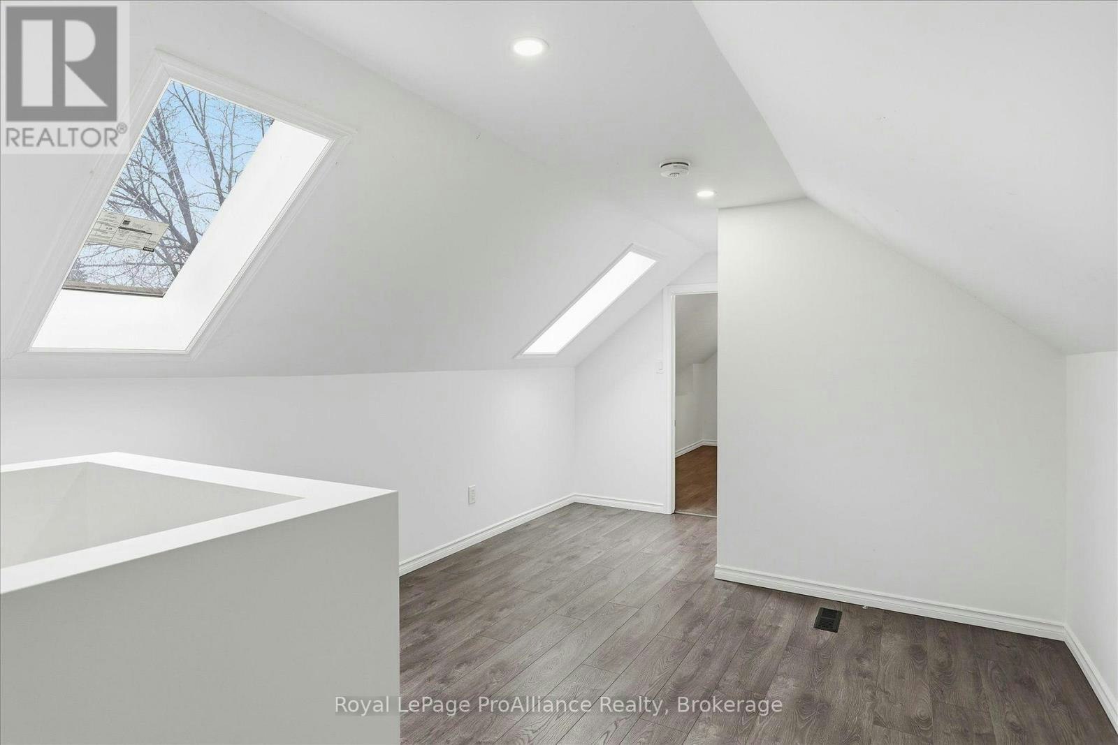1310 Clonsilla Avenue, Peterborough, ON, K9J 5Z2 - 30