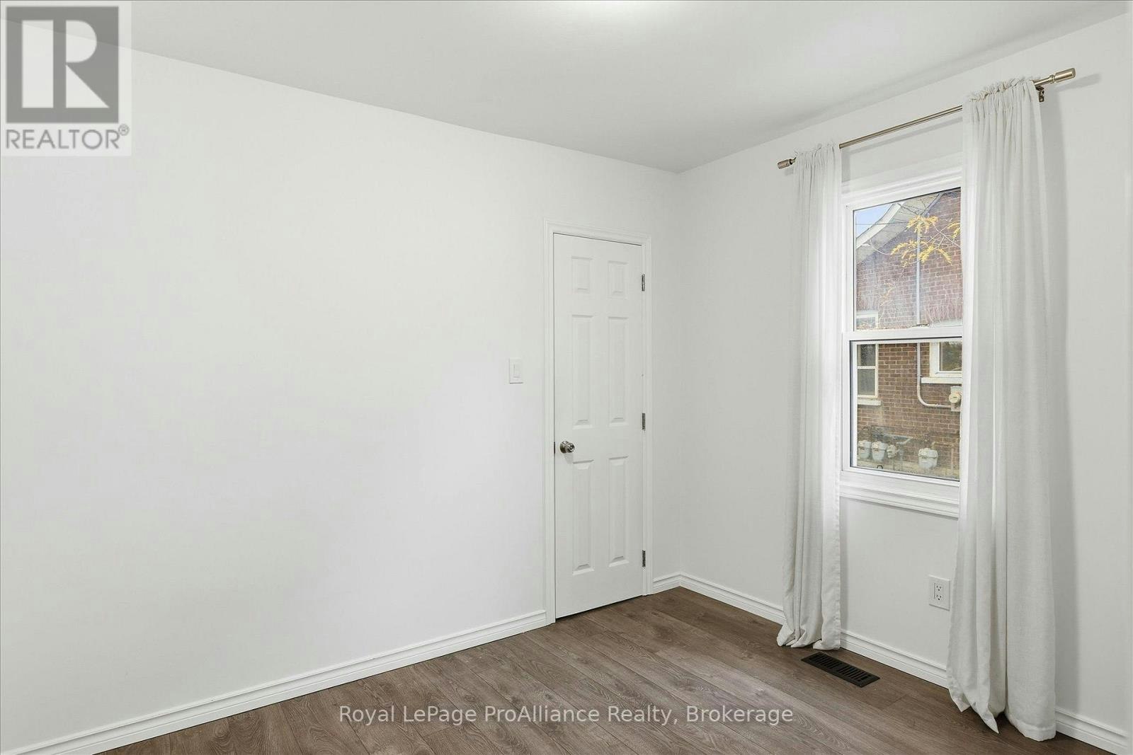 1310 Clonsilla Avenue, Peterborough, ON, K9J 5Z2 - 20