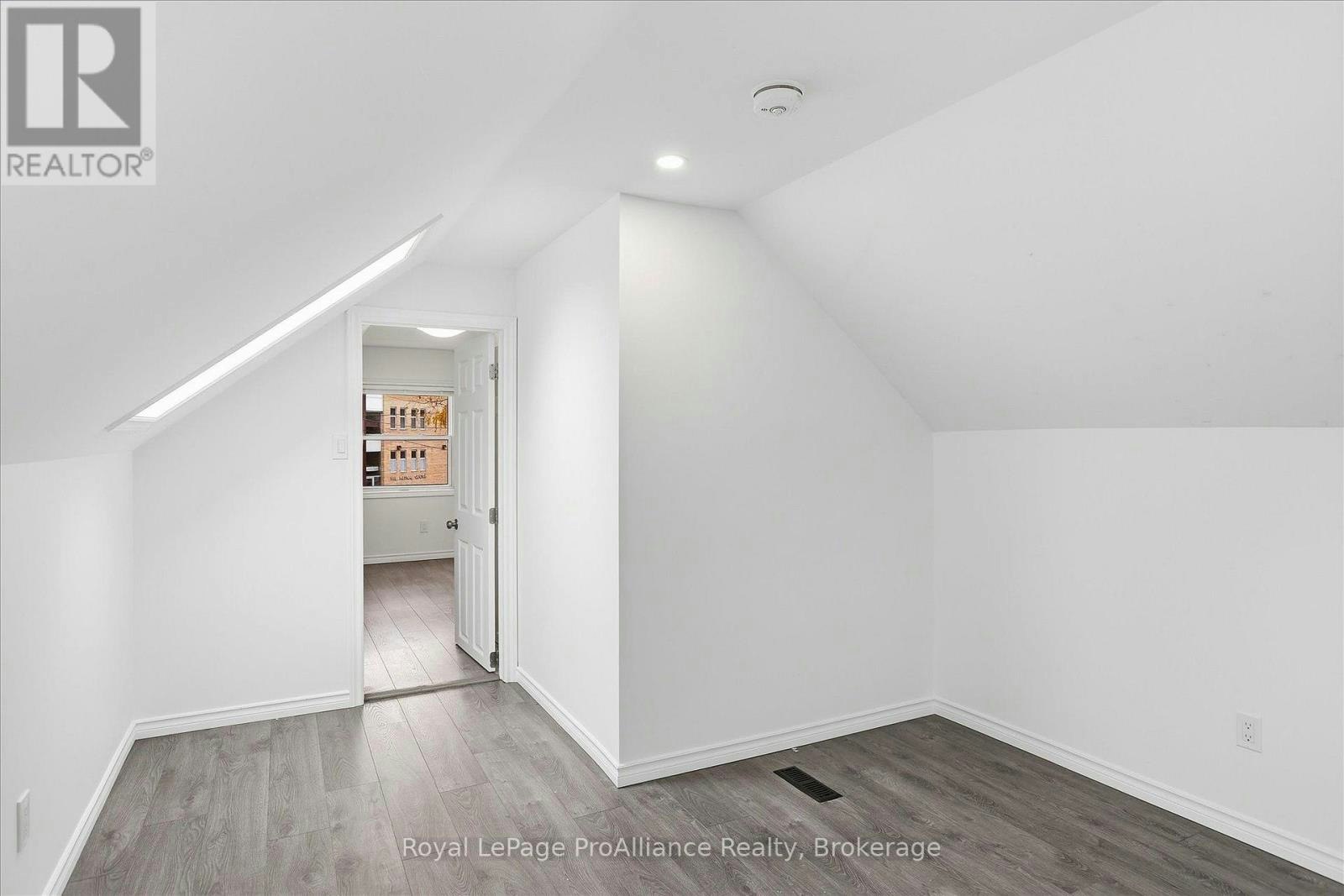 1310 Clonsilla Avenue, Peterborough, ON, K9J 5Z2 - 31
