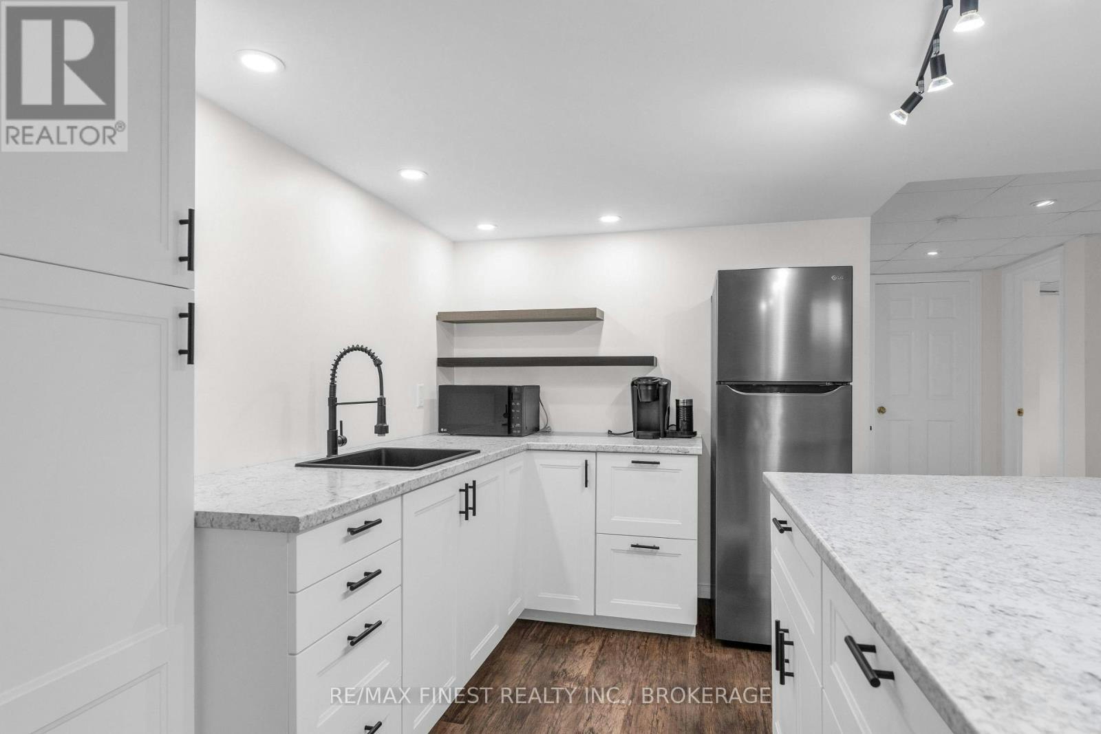 995 Swanfield Street, Kingston, ON, K7M 0A6 - 22