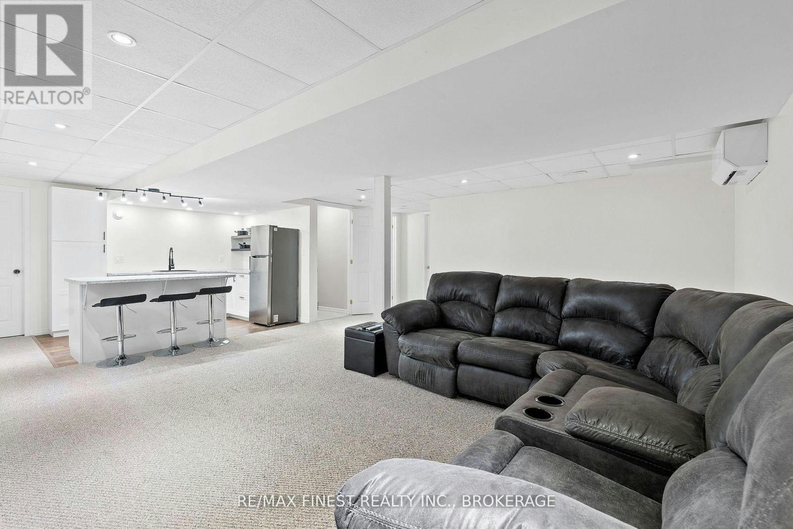 995 Swanfield Street, Kingston, ON, K7M 0A6 - 24