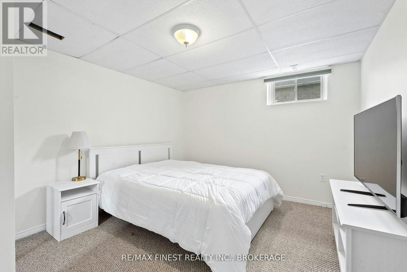 995 Swanfield Street, Kingston, ON, K7M 0A6 - 28