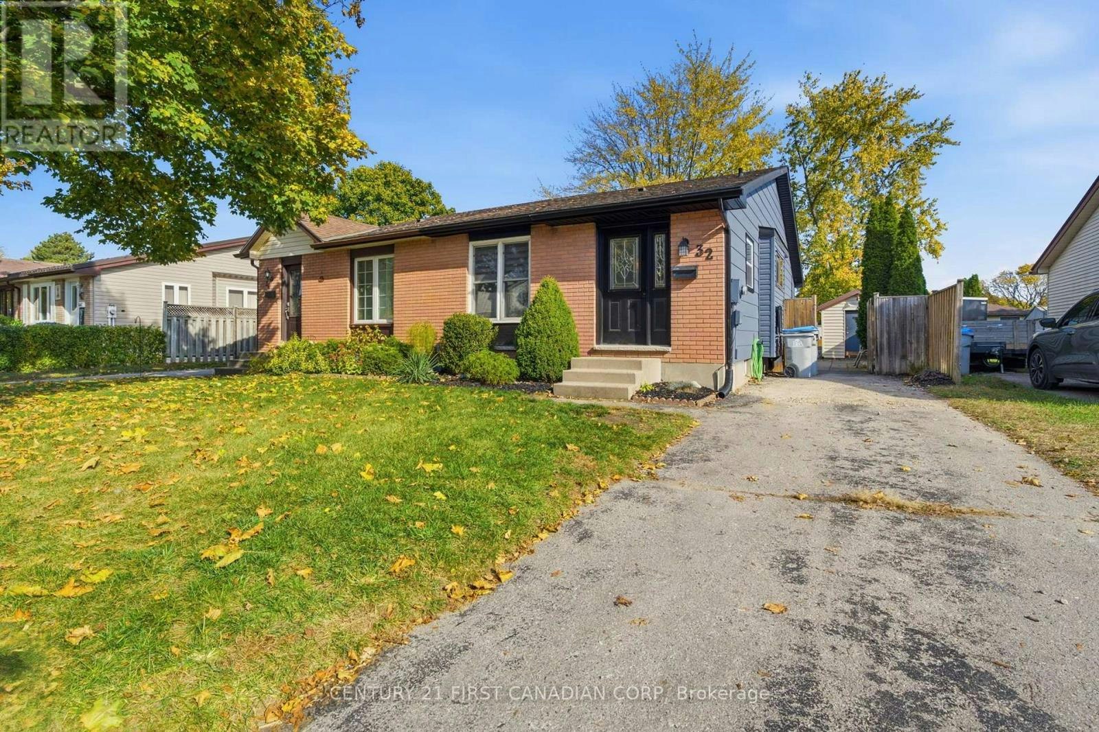 32 Brennan Drive, Strathroy, ON, N7G 3S3
