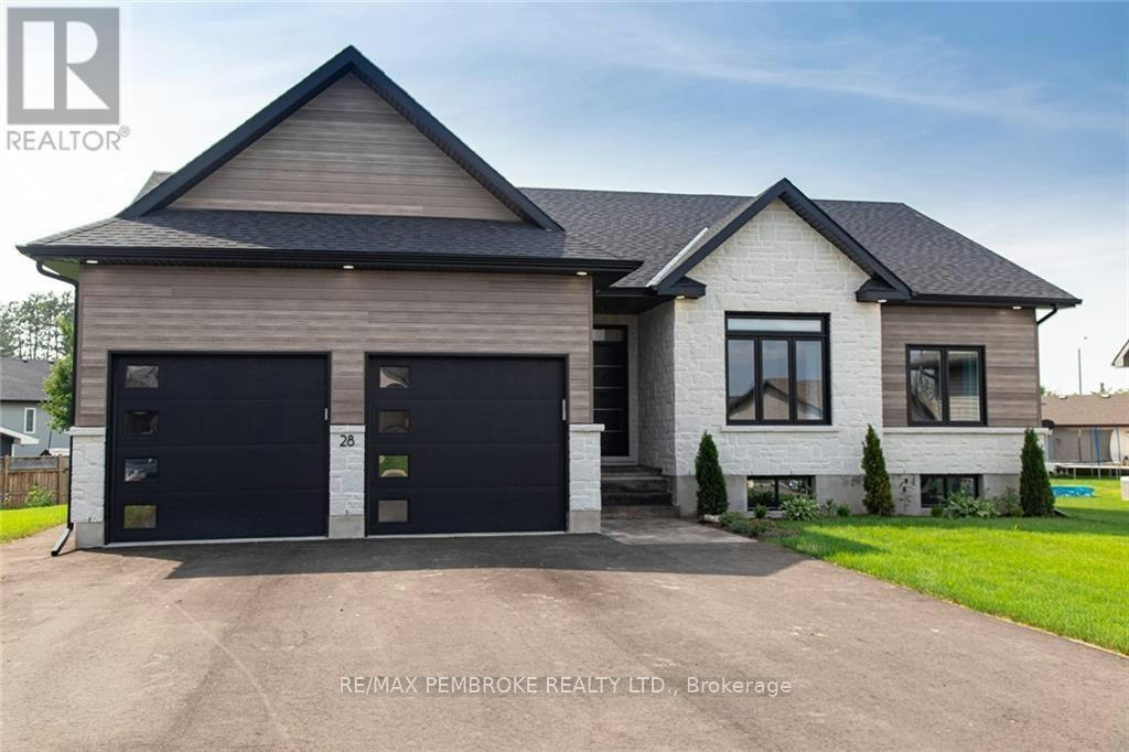 13 Onyx Drive, Petawawa, ON, K8H 0E5