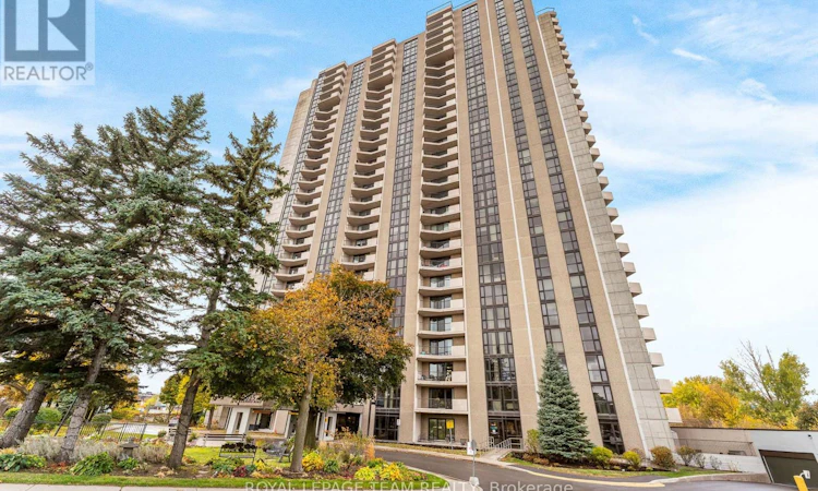 2705-1025 Richmond Road