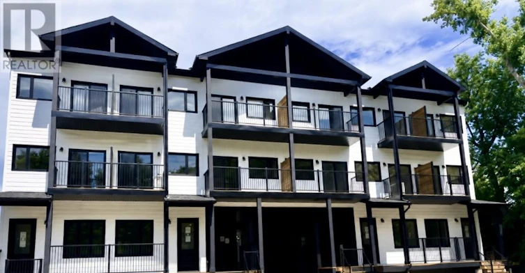 247B Bradford Street, Ottawa, ON, K2B 5Z5 - 2