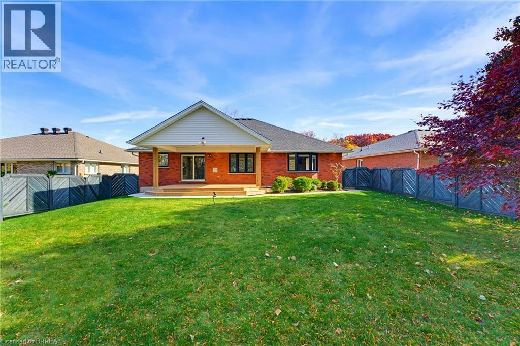 12 Macbride Court, Brantford, ON, N3T 6J1