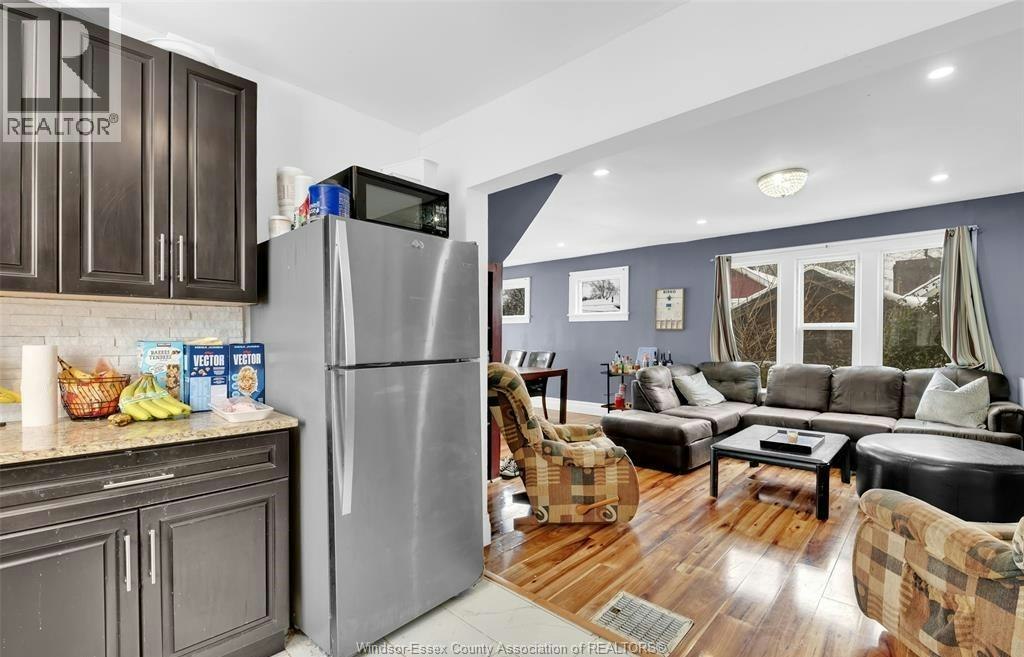 3484 Peter Street, Windsor, ON, N9C 1J3 - 7