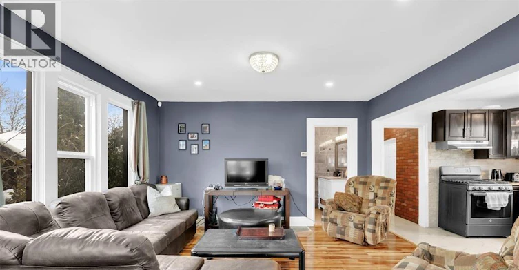 3484 Peter Street, Windsor, ON, N9C 1J3 - 3