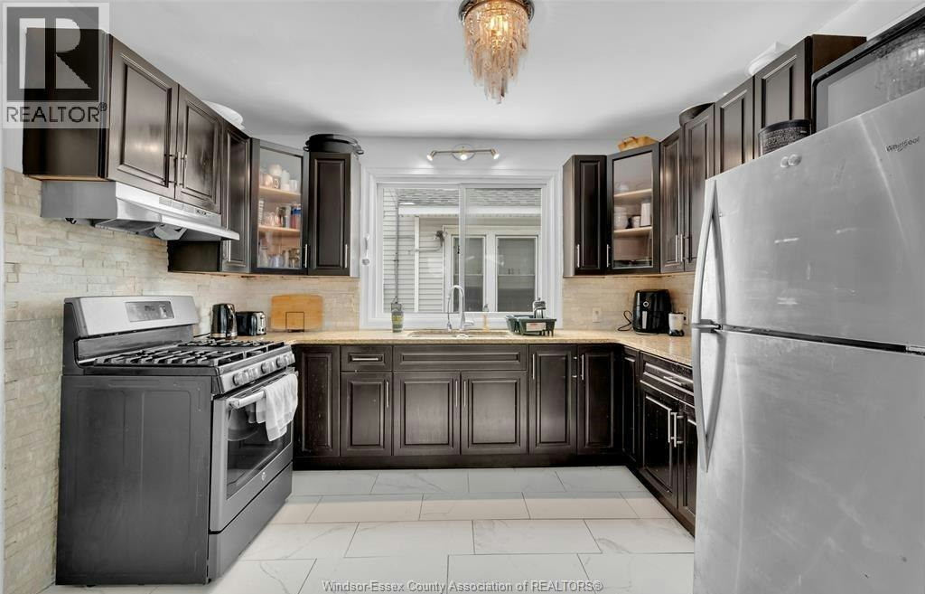 3484 Peter Street, Windsor, ON, N9C 1J3 - 6