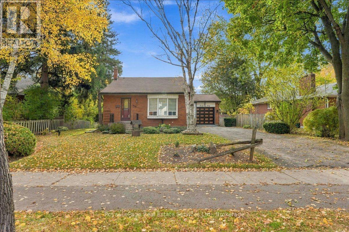 2440 Rebecca Street, Oakville, ON, L6L 2B2