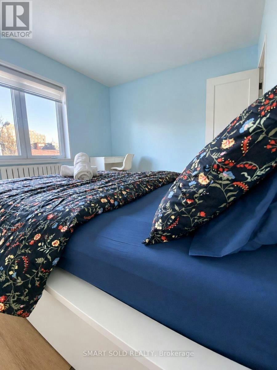 42 Arnold Avenue, Toronto, ON, M5A 3B2 - 22