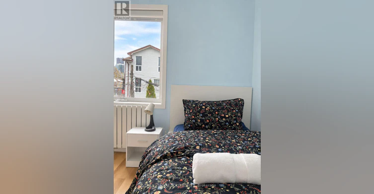 42 Arnold Avenue, Toronto, ON, M5A 3B2 - 24