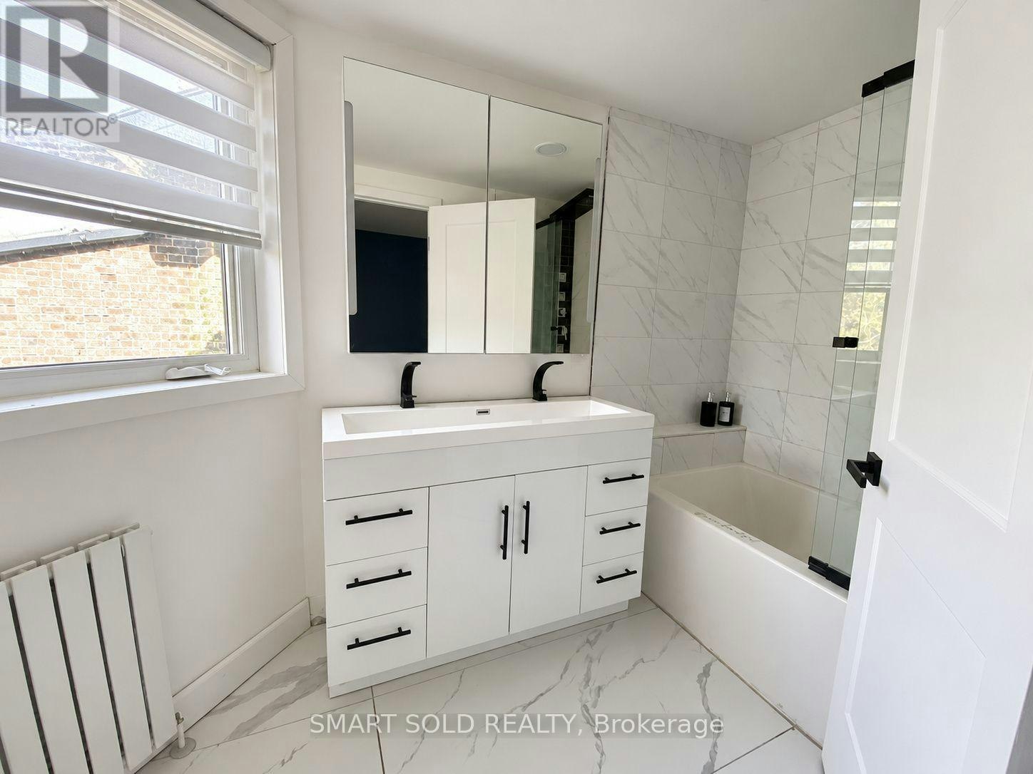 42 Arnold Avenue, Toronto, ON, M5A 3B2 - 28