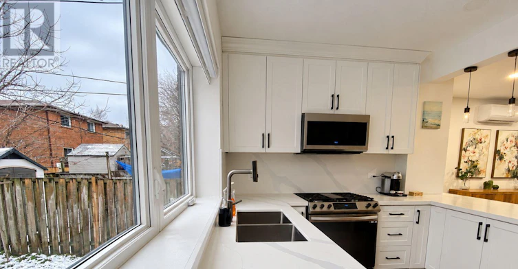 42 Arnold Avenue, Toronto, ON, M5A 3B2 - 11