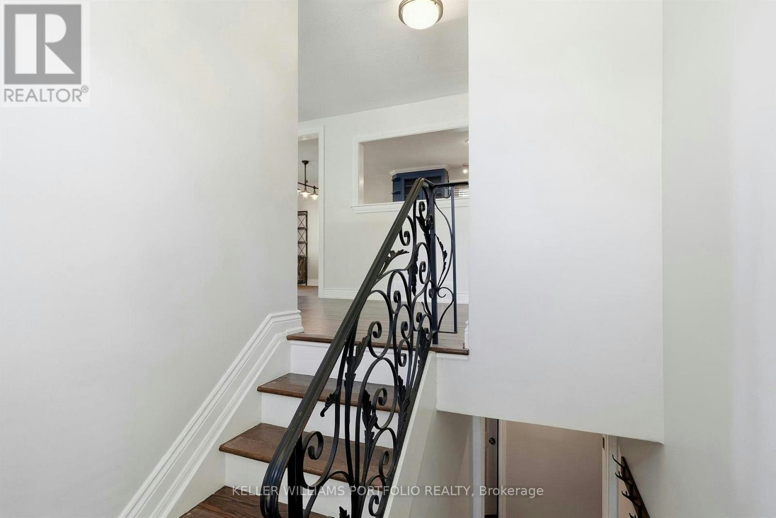 124 Wincott Drive, Toronto, ON, M9R 2P6 - 5