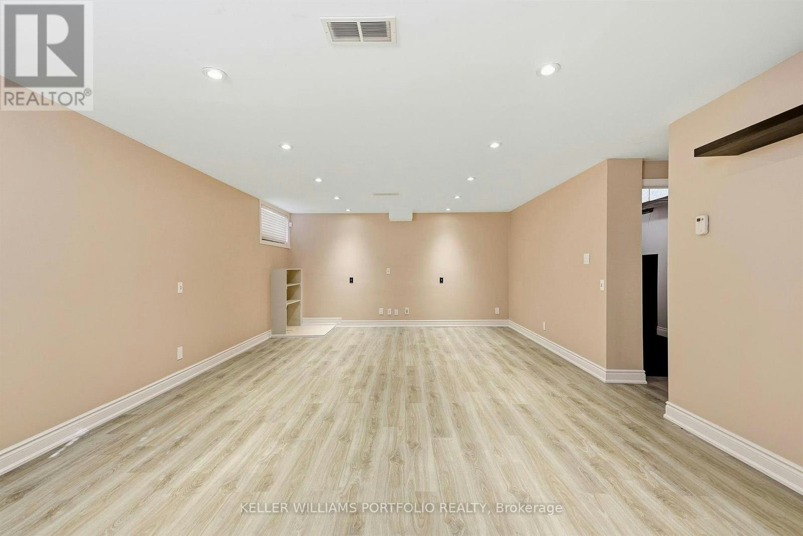 124 Wincott Drive, Toronto, ON, M9R 2P6 - 32