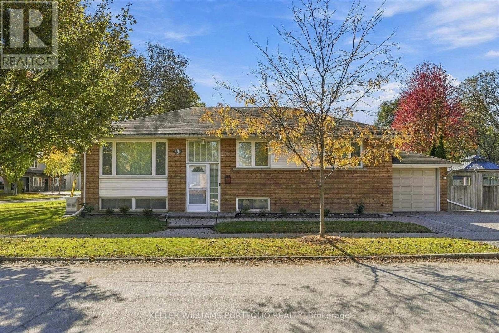 124 Wincott Drive, Toronto, ON, M9R 2P6