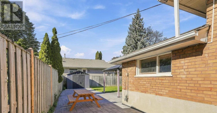 124 Wincott Drive, Toronto, ON, M9R 2P6 - 43