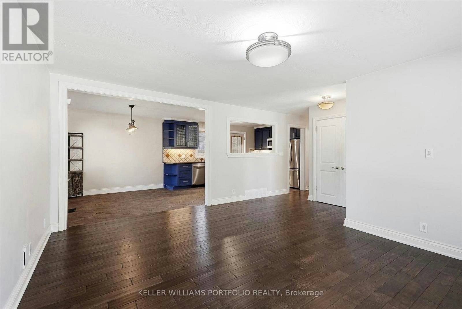 124 Wincott Drive, Toronto, ON, M9R 2P6 - 9