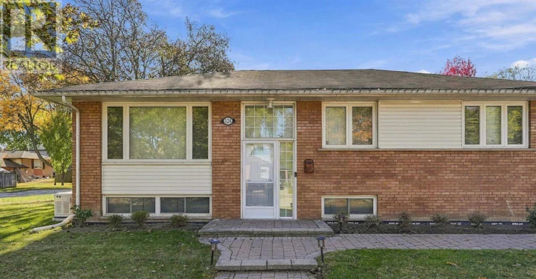 124 Wincott Drive, Toronto, ON, M9R 2P6 - 4