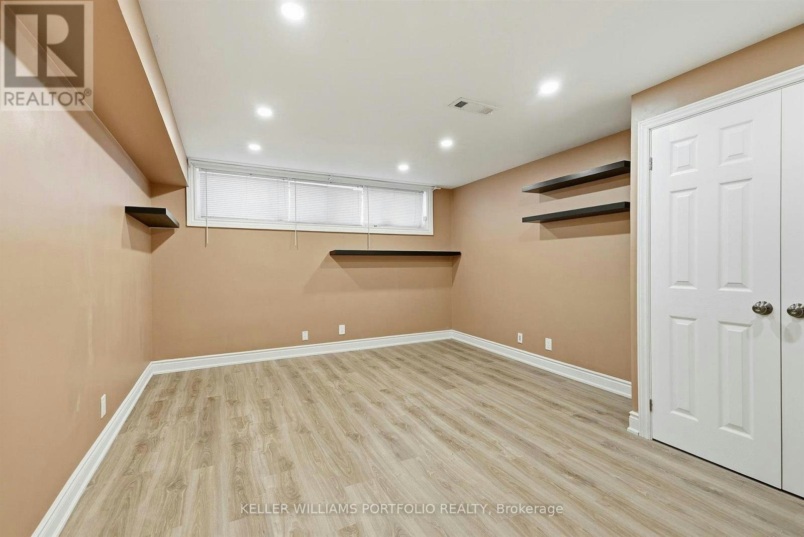 124 Wincott Drive, Toronto, ON, M9R 2P6 - 33