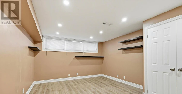 124 Wincott Drive, Toronto, ON, M9R 2P6 - 33
