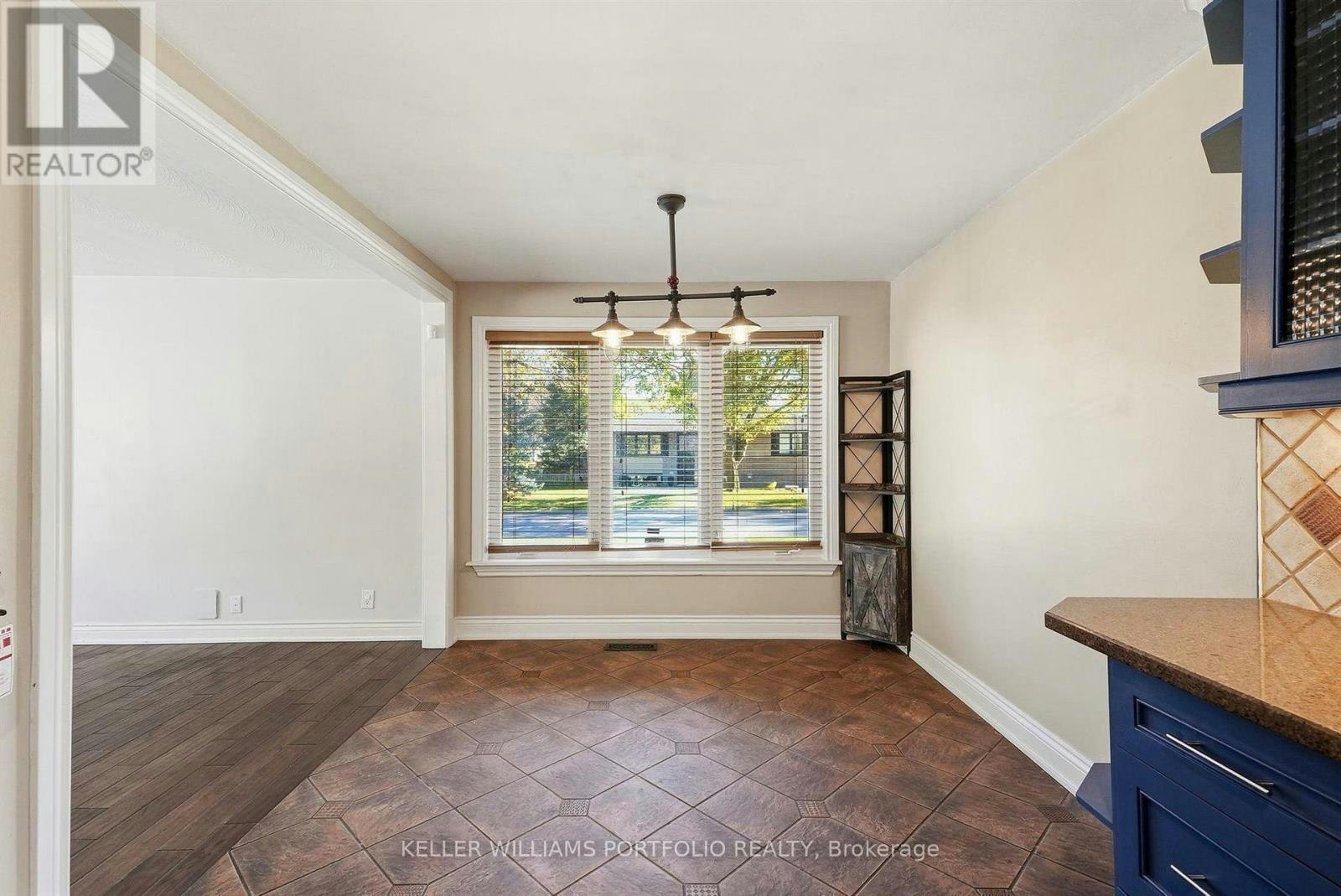124 Wincott Drive, Toronto, ON, M9R 2P6 - 14