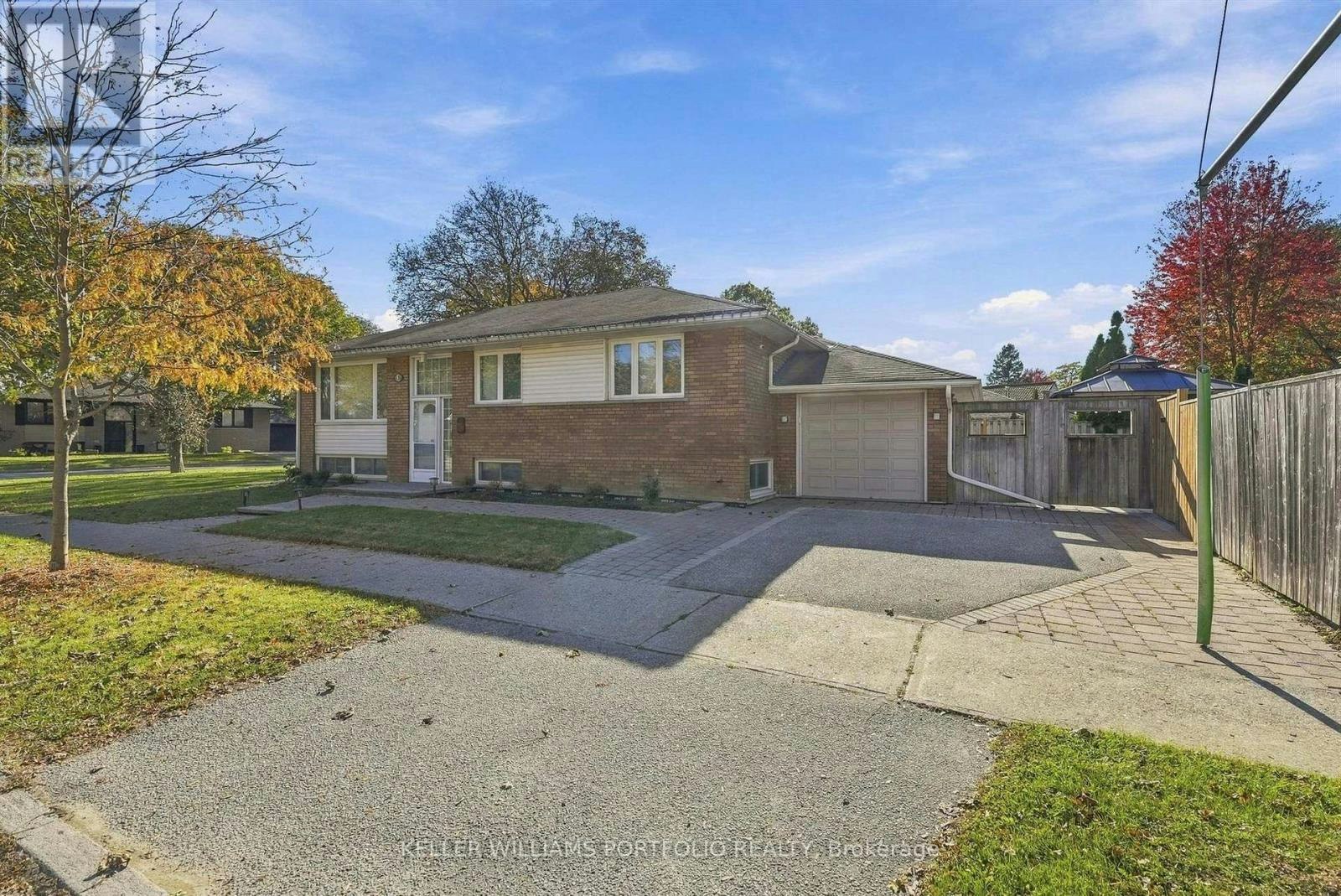 124 Wincott Drive, Toronto, ON, M9R 2P6 - 3