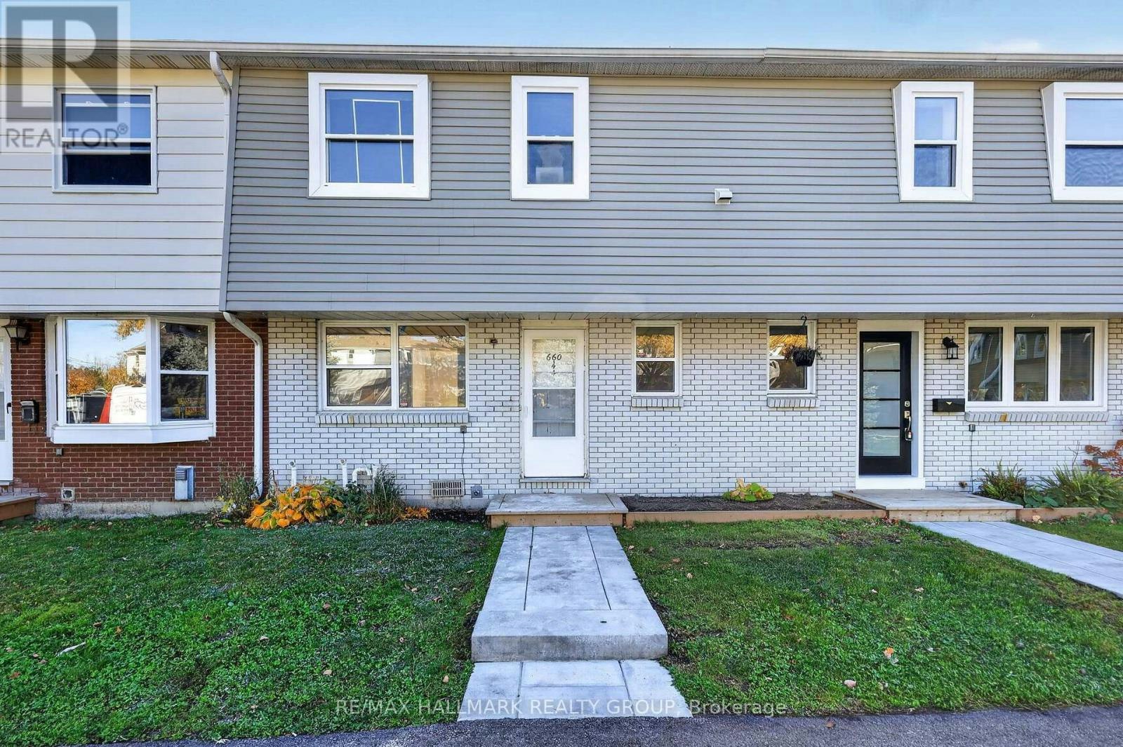 44-660 Hochelaga Street, Ottawa, ON, K1K 2E9