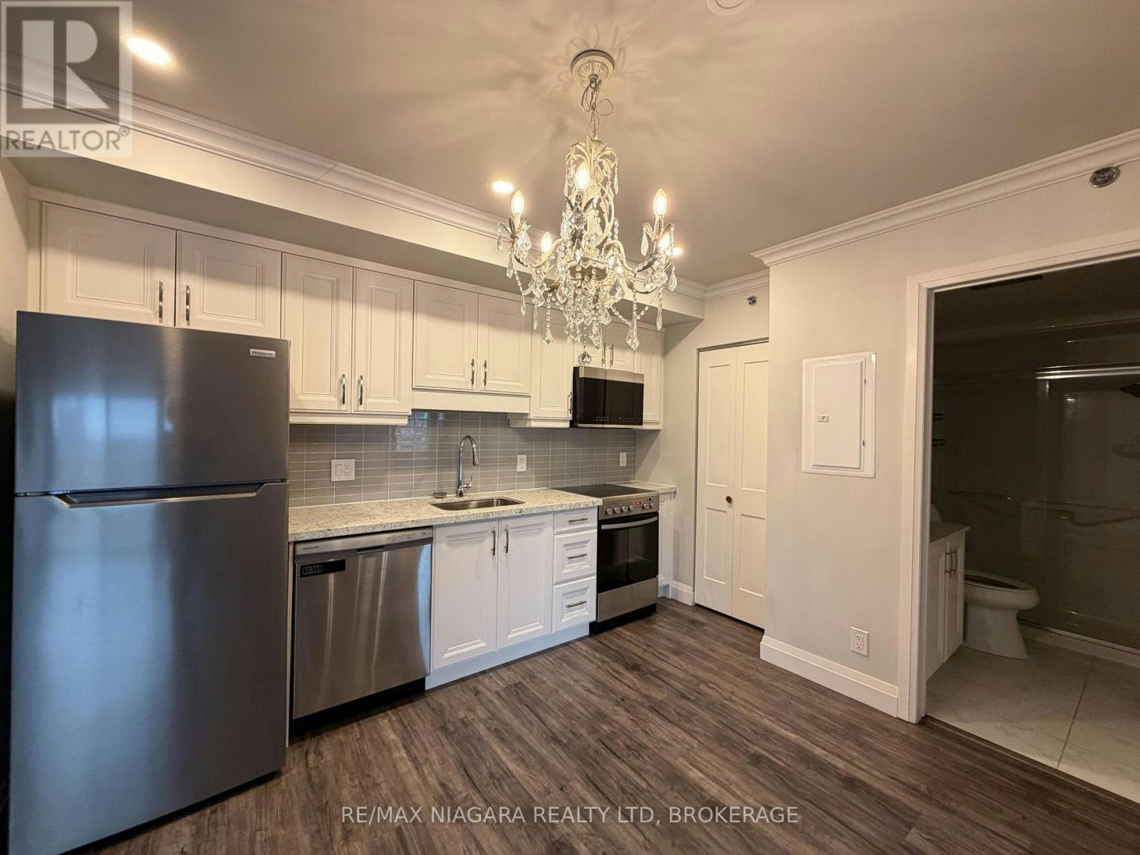 814-5698 Main Street, Niagara Falls, ON, L2G 5Z4 - 20