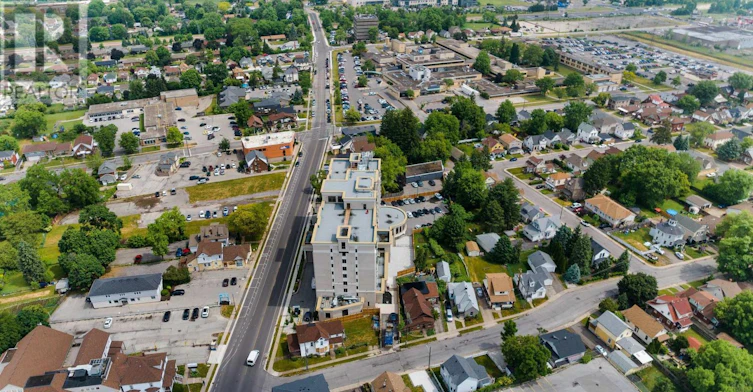 814-5698 Main Street, Niagara Falls, ON, L2G 5Z4 - 16