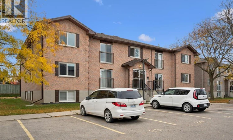 11-325 Northlake Drive