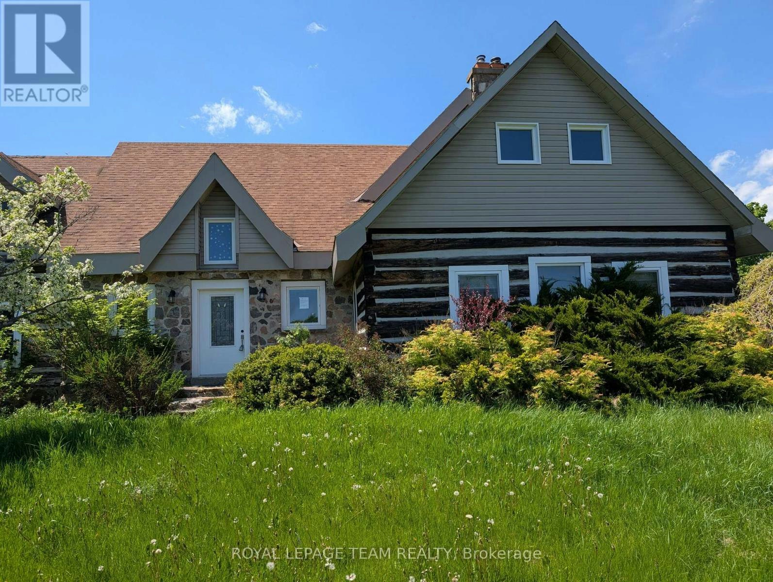 9741 Canoe Lake Road, South Frontenac, ON, K0H 1T0