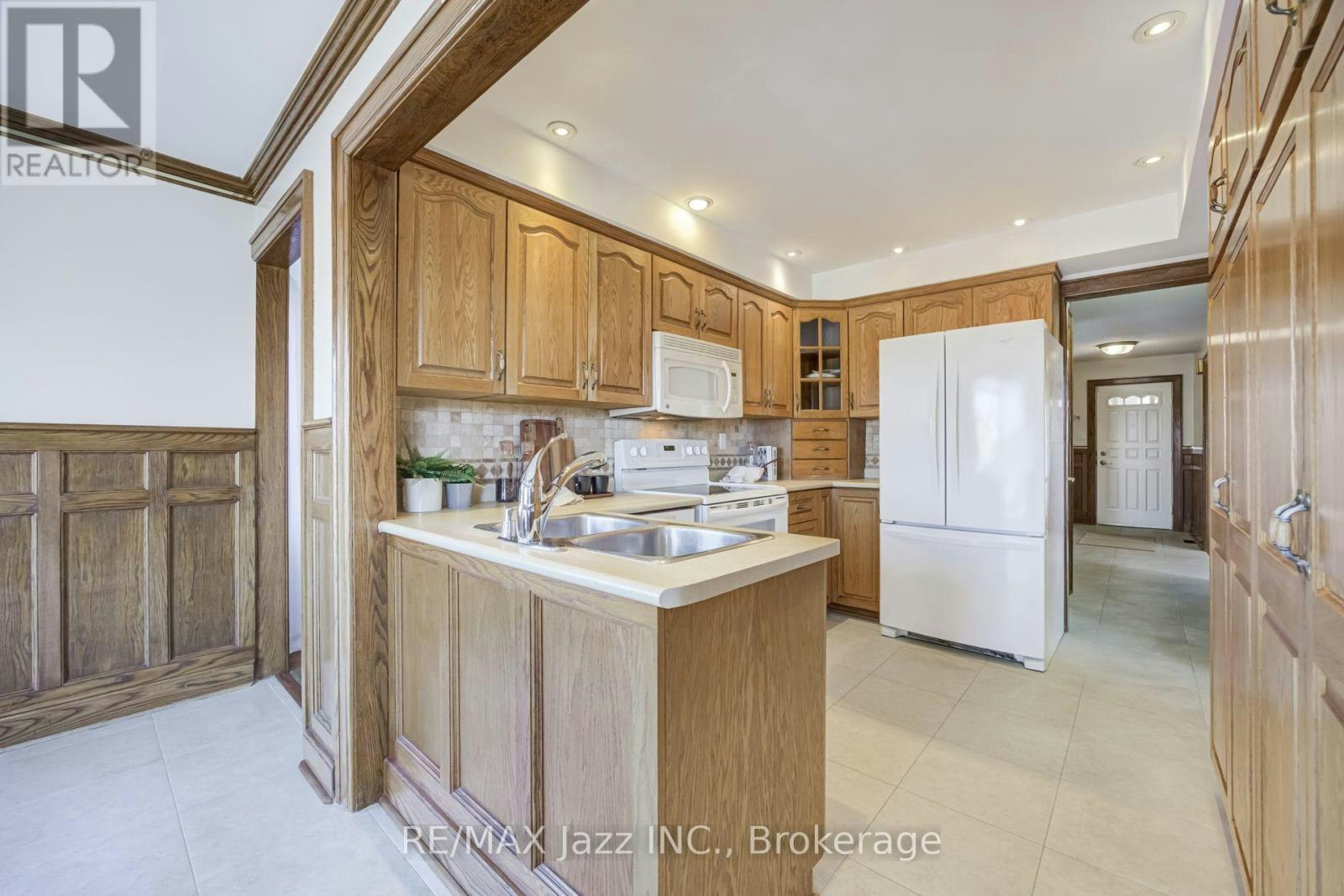 2 Coomer Crescent, Ajax, ON, L1T 3B6 - 19