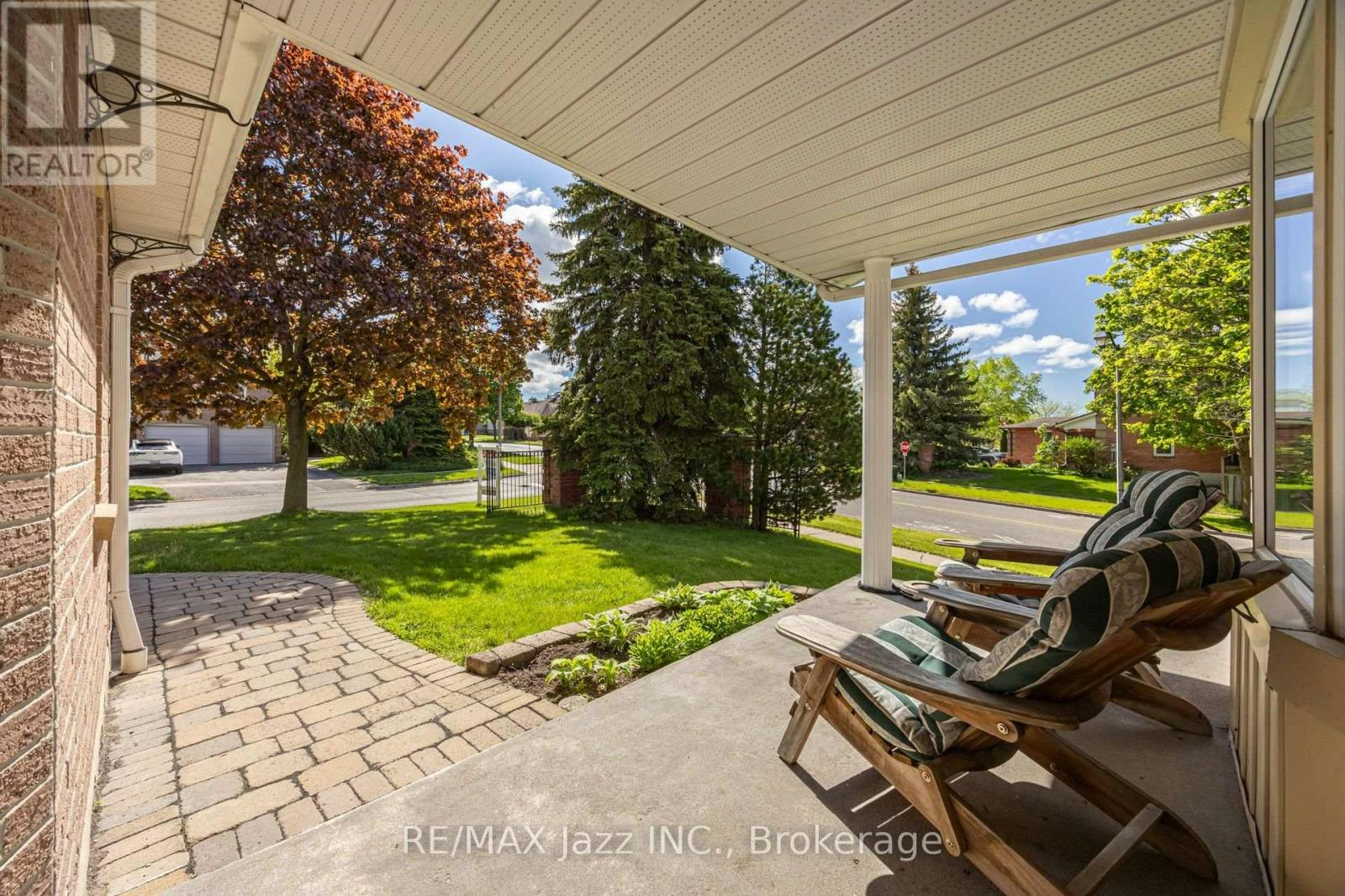 2 Coomer Crescent, Ajax, ON, L1T 3B6 - 4