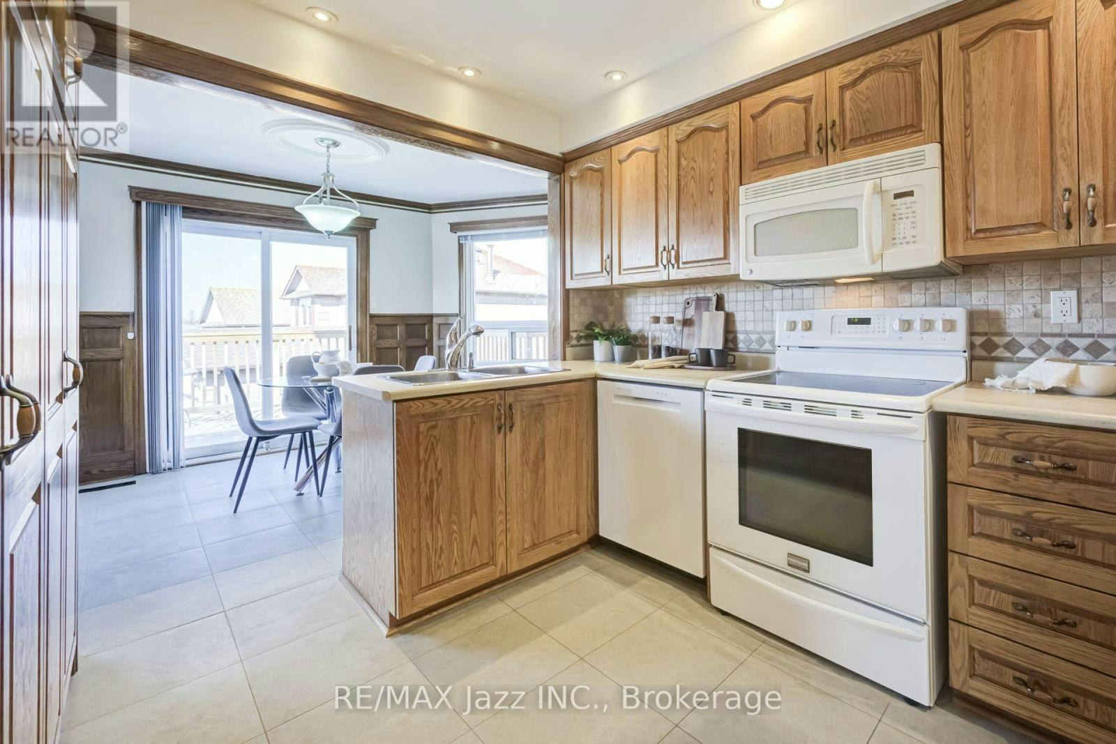 2 Coomer Crescent, Ajax, ON, L1T 3B6 - 18