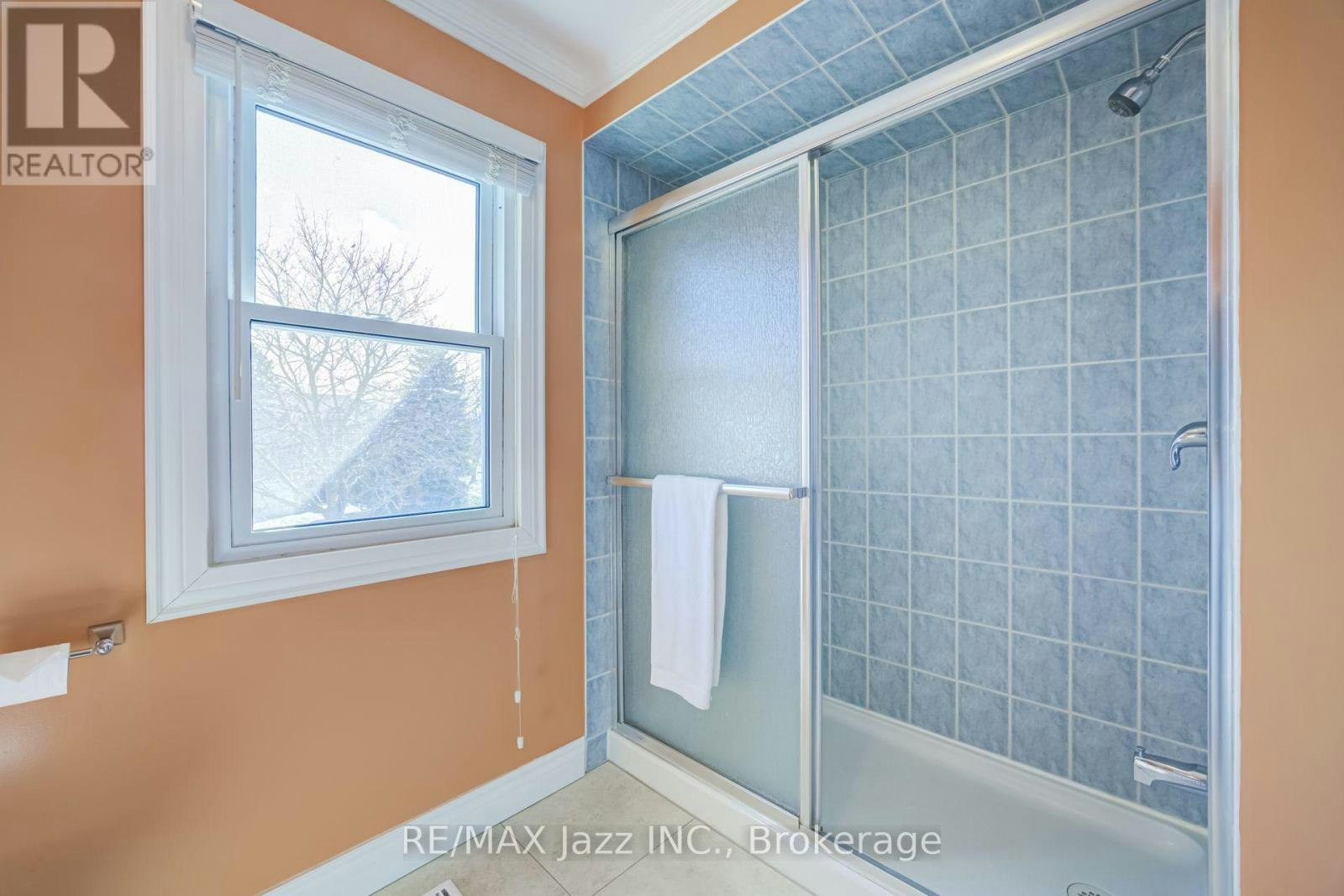 2 Coomer Crescent, Ajax, ON, L1T 3B6 - 37