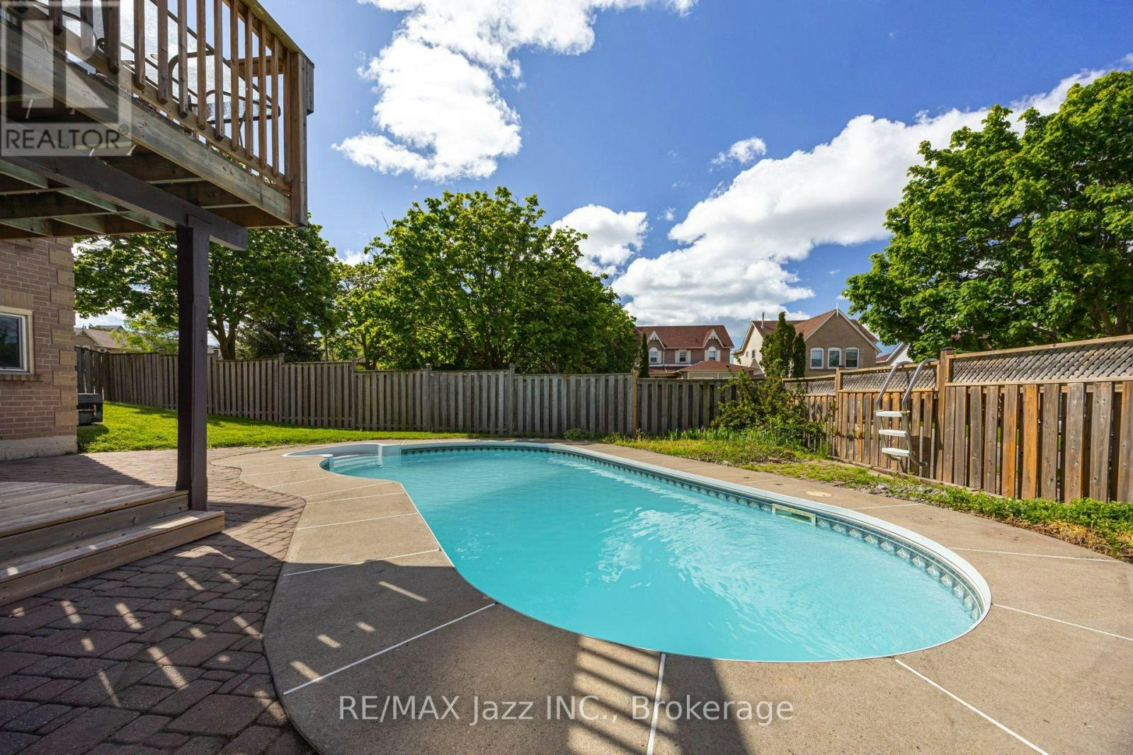 2 Coomer Crescent, Ajax, ON, L1T 3B6 - 7