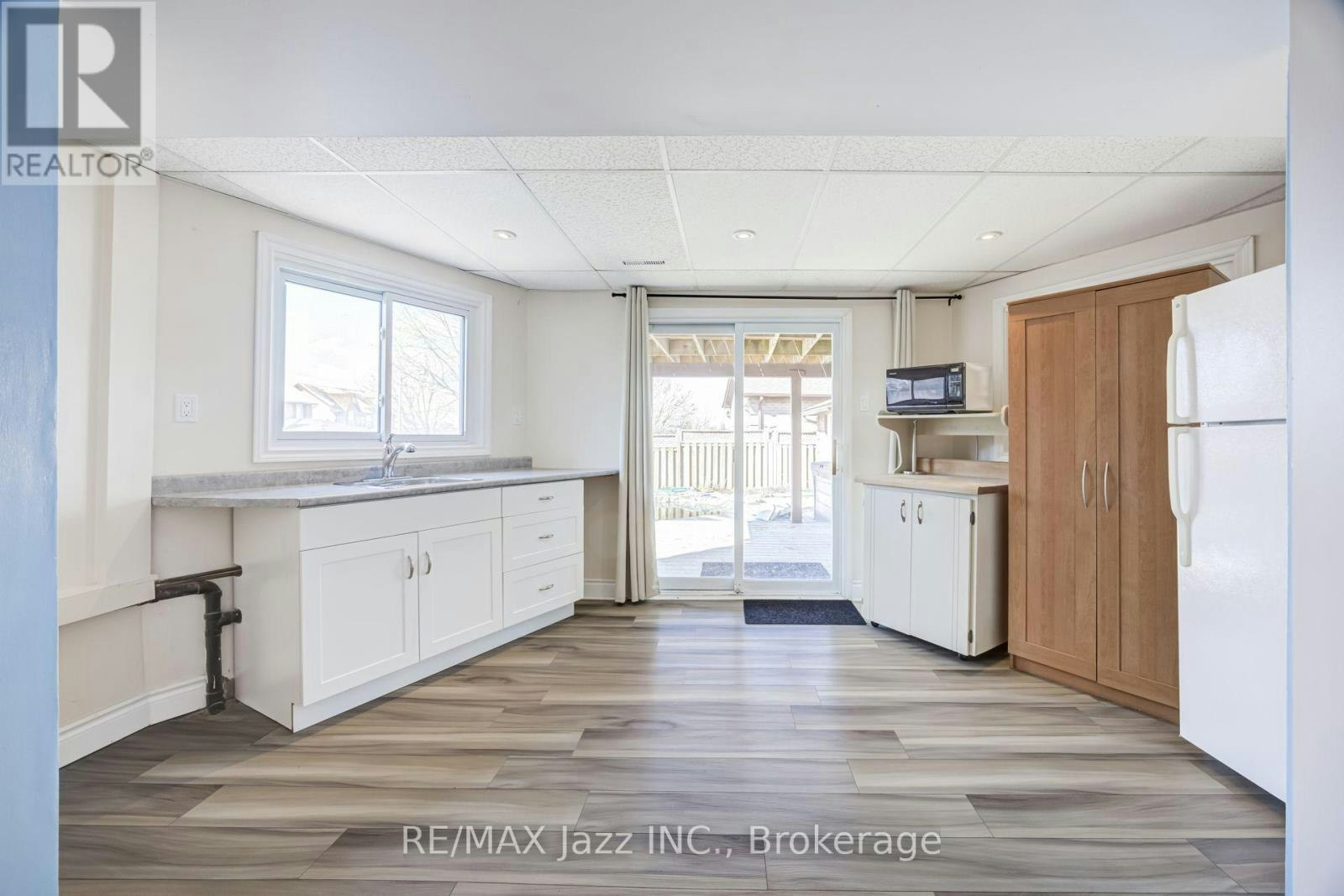 2 Coomer Crescent, Ajax, ON, L1T 3B6 - 43