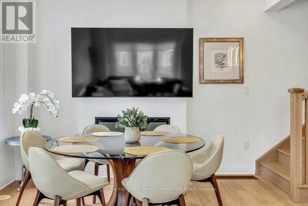 9 Crown Gate, Oakville, ON, L6M 0W8 - 7